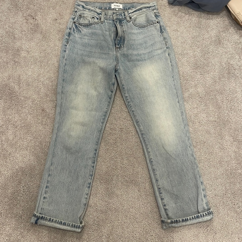Light wash and light crop pistola jeans
